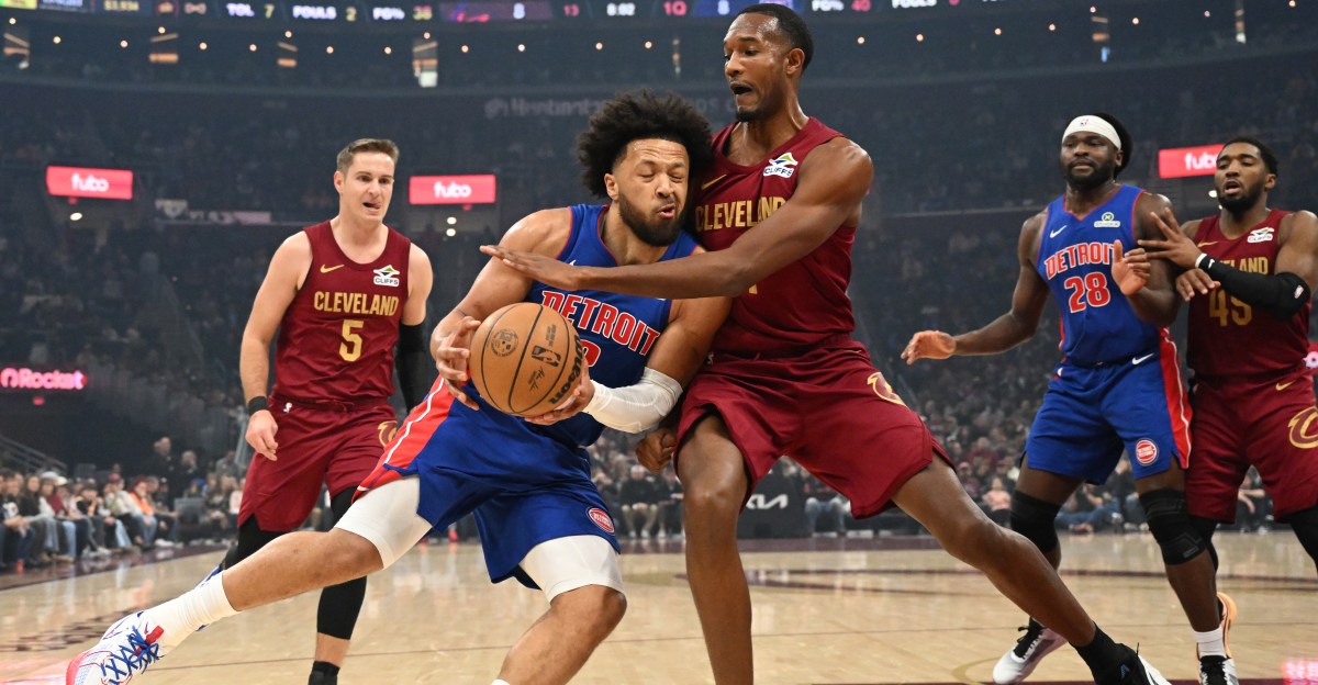 Cavs fourth-quarter rally falls short, lose to Pistons 114-110