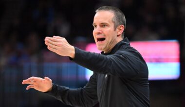 How do the Phoenix Suns handle difficult situations?