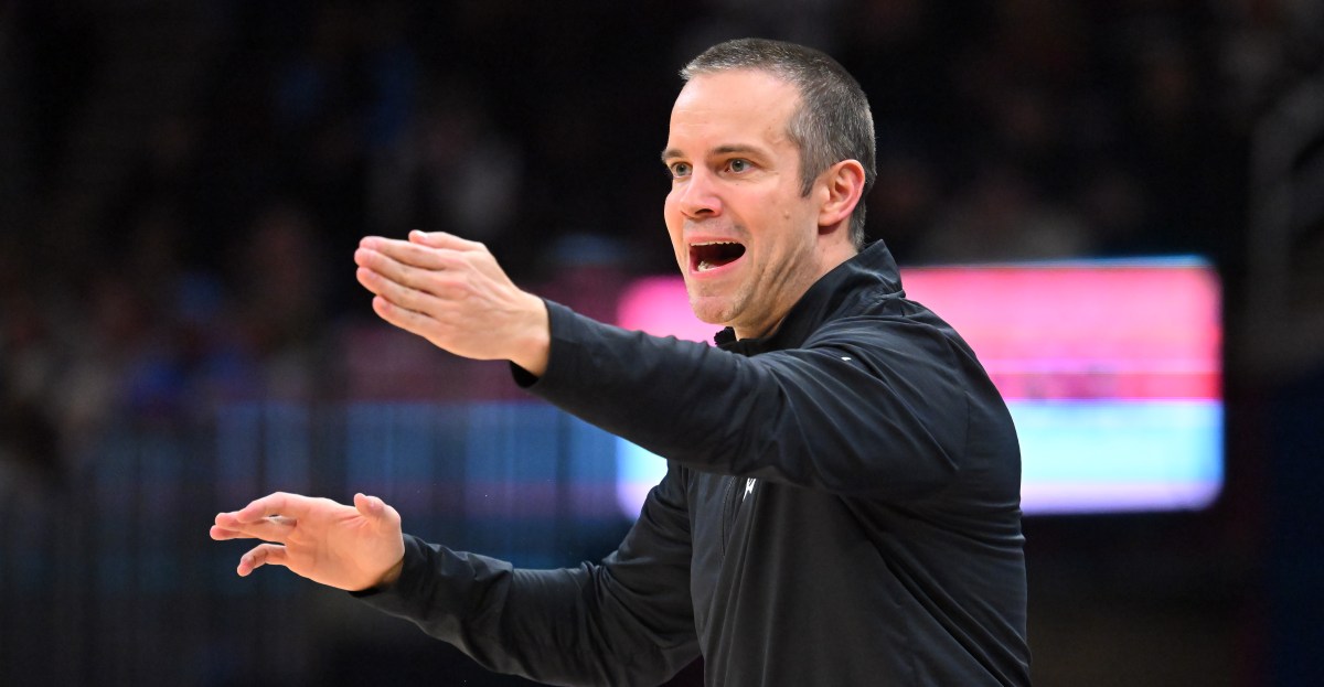 How do the Phoenix Suns handle difficult situations?