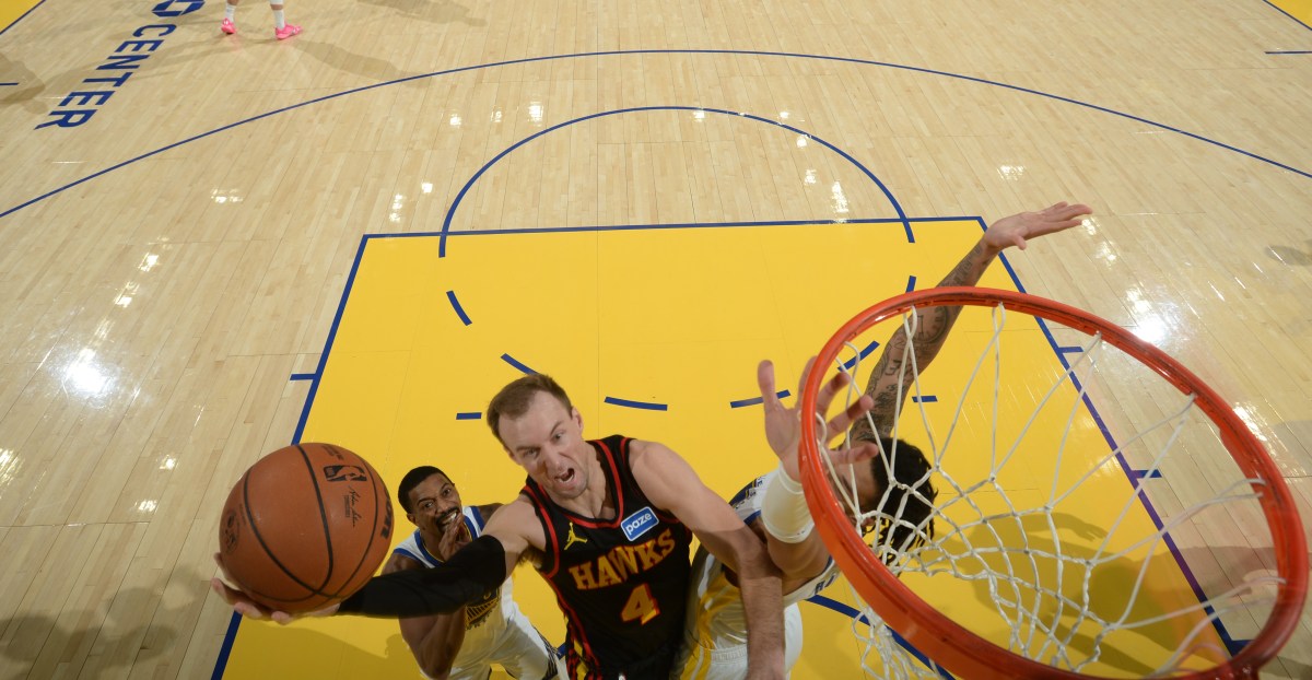 Kennard does Curry impression in 124-111 win