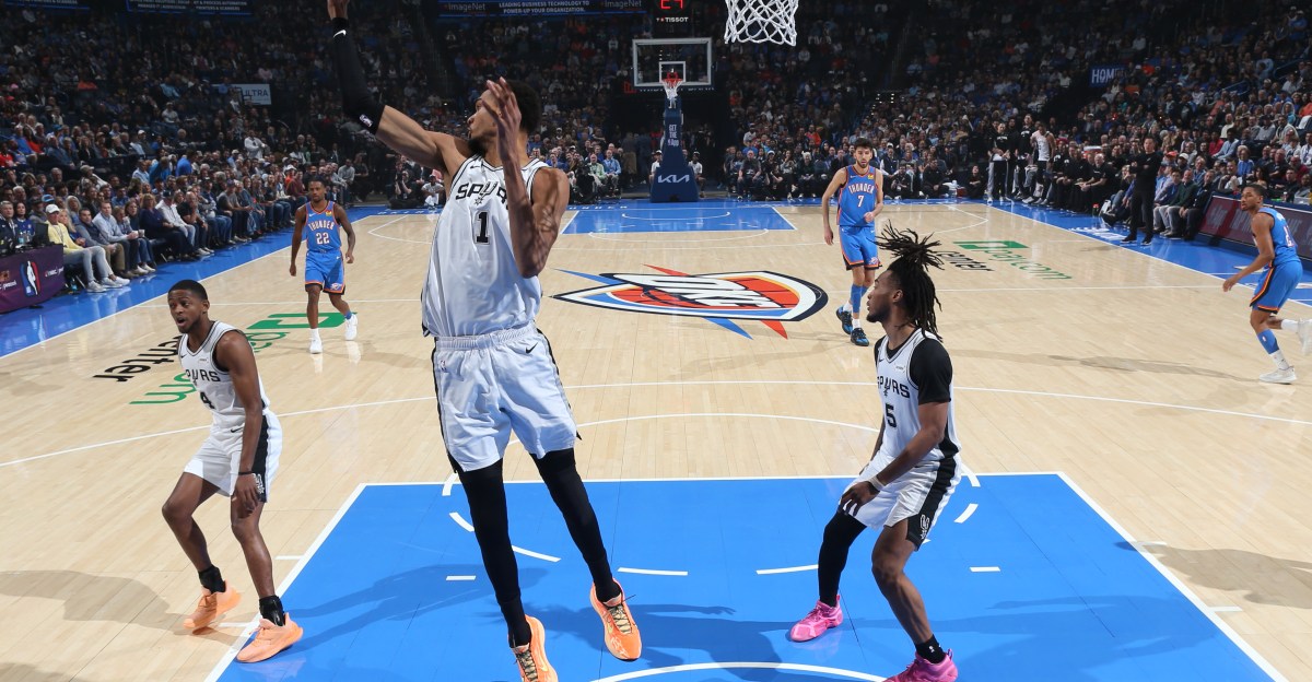 Spurs Overwhelmed by Thunder in 119–98 road loss