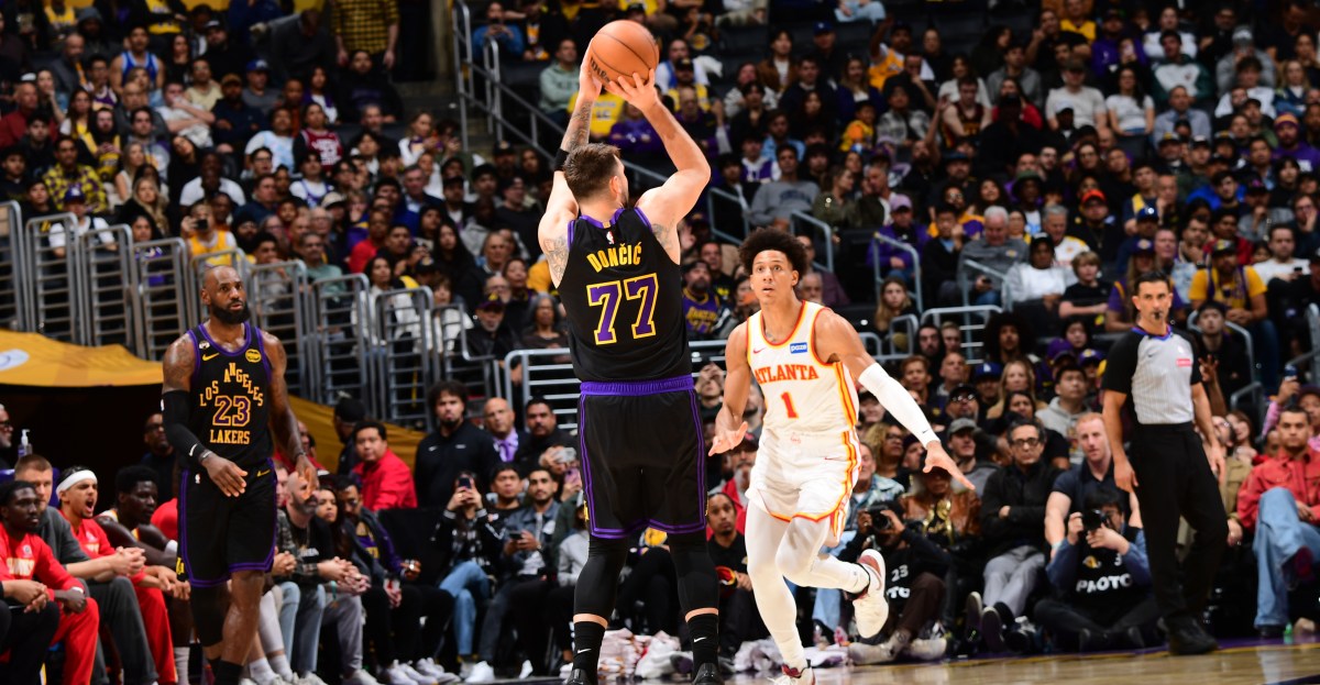 Lakers finally got their shooting going against Hawks