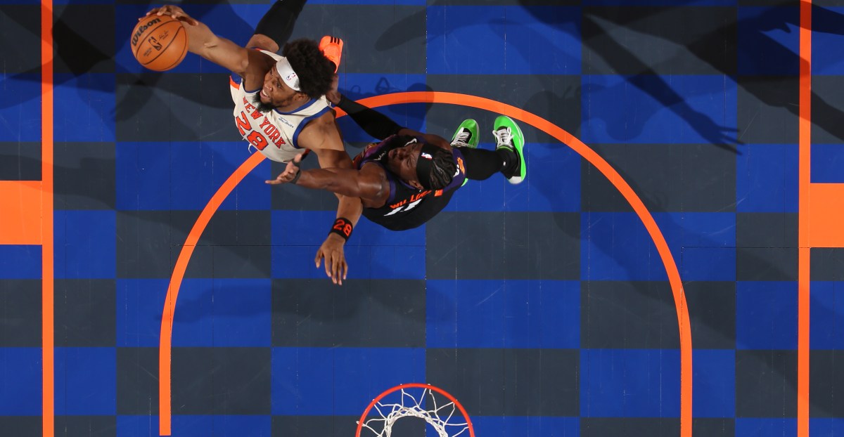 Suns 106, Knicks 99: Not even home can’t fix them woes