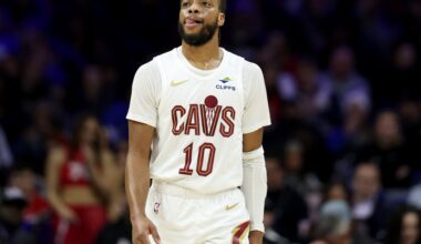 Darius Garland leaves Cavs vs. 76ers game with foot injury