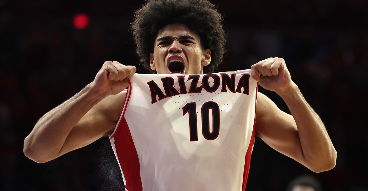 Arizona men’s basketball outlasts ASU to keep perfect record