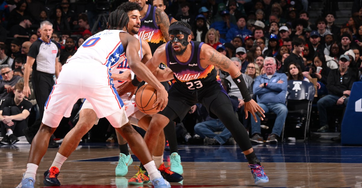 The bench showed up for the Suns and the energy followed