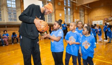 YMCA announces upcoming basketball clinics, Knicks legend John Wallace pays special visit – QNS