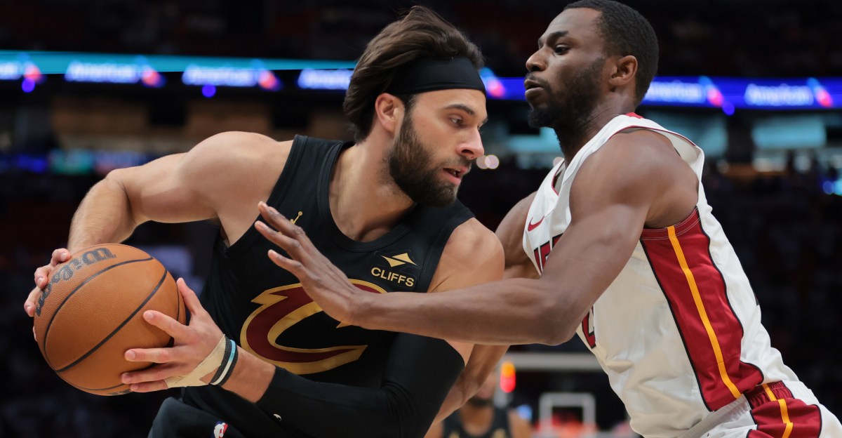 Cavs provide dissapointing update on Max Strus’s injured foot