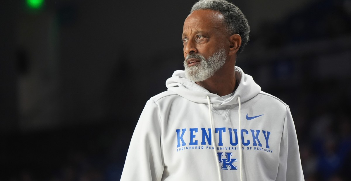 Monday Headlines: Kentucky in the College Basketball Rankings