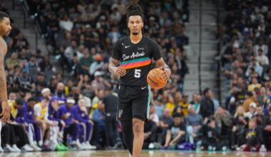 Stephon Castle honors a fan with his game-worn shoes