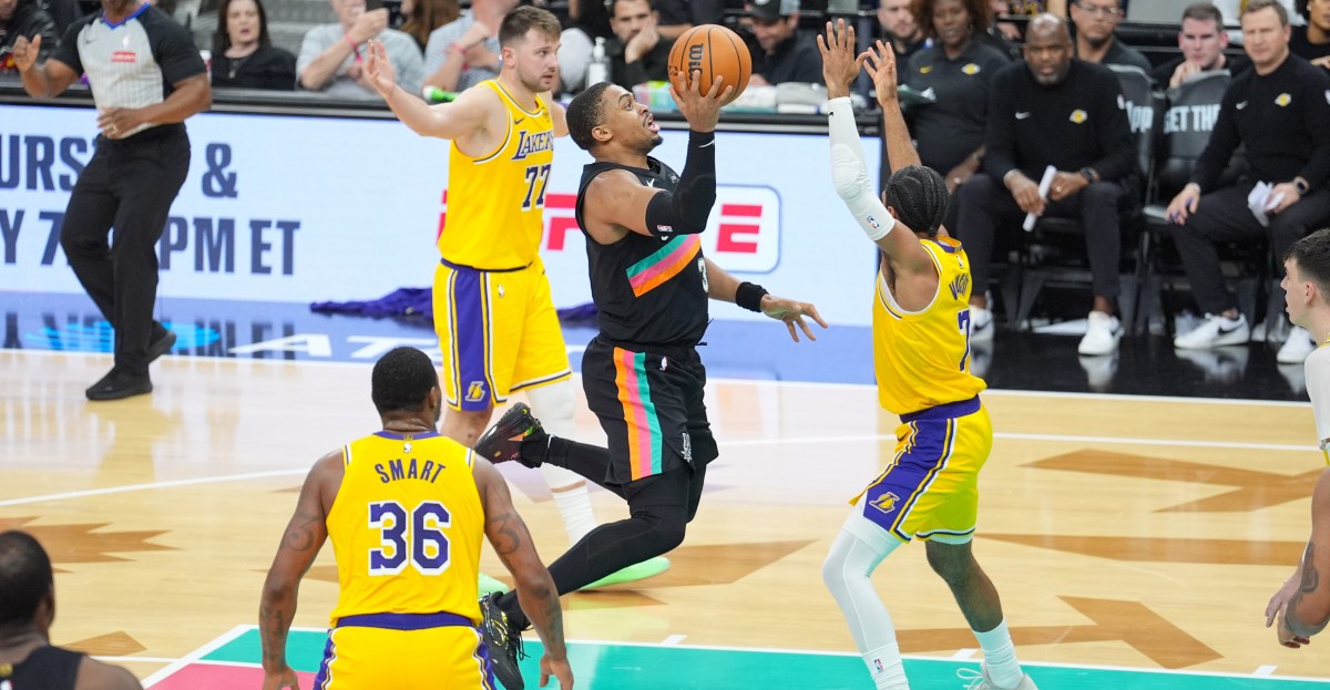 Highlights: Keldon Johnson drops 27 points in rout of Lakers