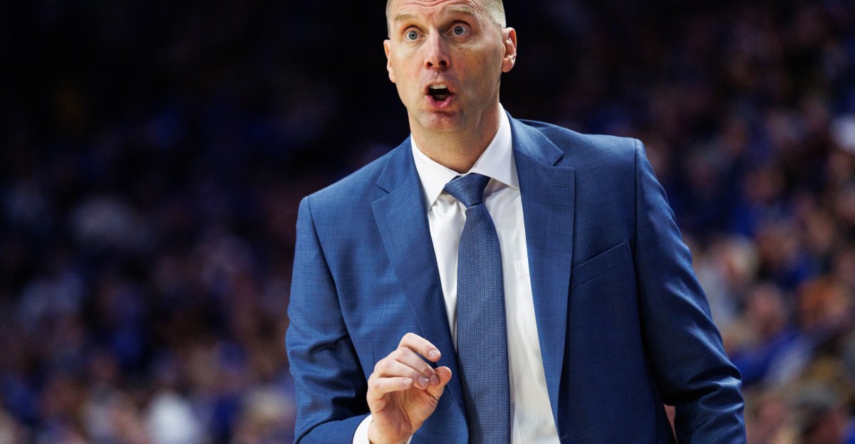 Monday Headlines: Kentucky in the College Basketball Rankings