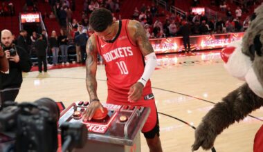Rockets break losing streak at home over Bulls 119-113