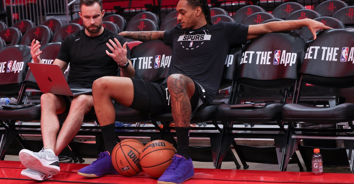 Devin Vassell will return from adductor strain Sunday vs. Pelicans