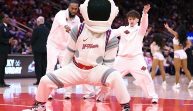 Rockets Fly To Atlanta To See Hawks