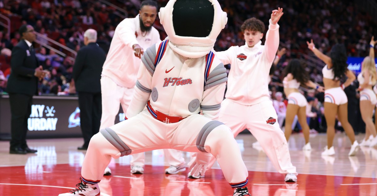 Rockets Fly To Atlanta To See Hawks