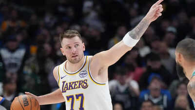 NBA injury report: Scary fall on Cleveland Cavaliers’ court sends Los Angeles Lakers star Luka Dončić into brief injury scare