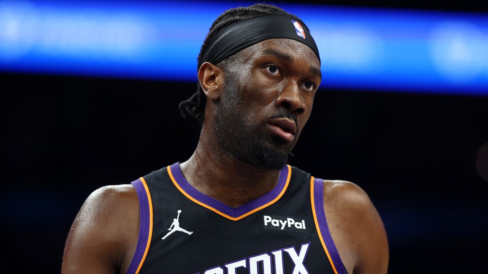 Mark Williams in his Suns uniform