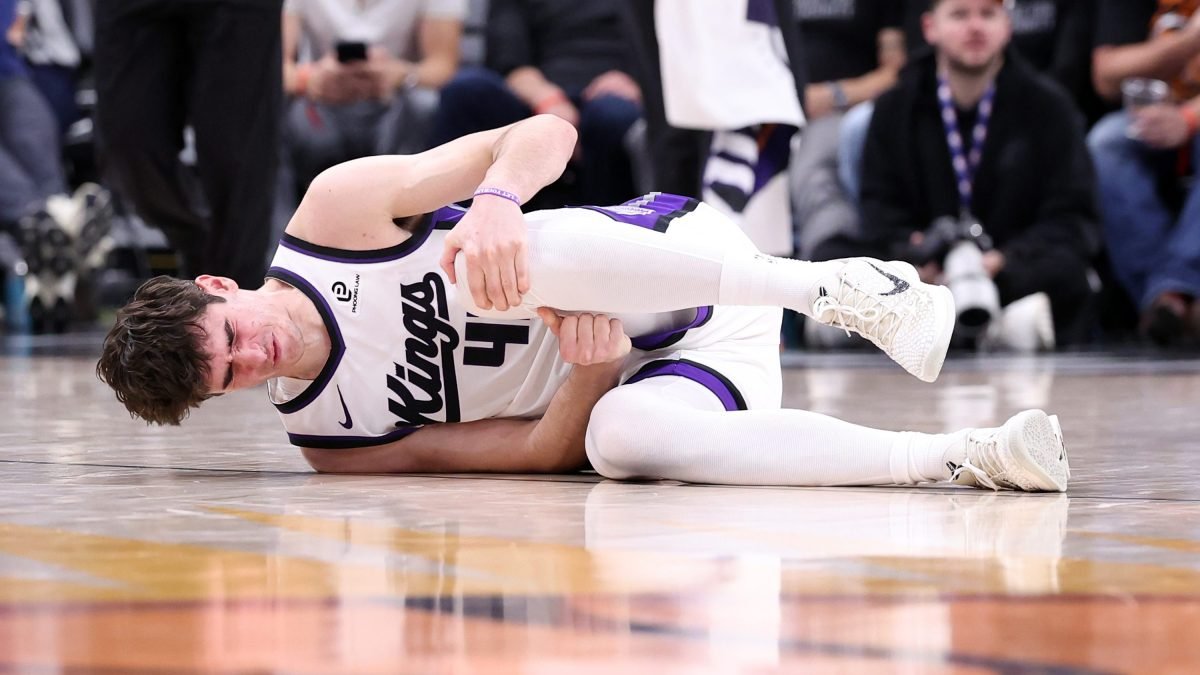 Maxime Raynaud leaves Kings vs. Suns game with knee injury – NBC Sports Bay Area & California