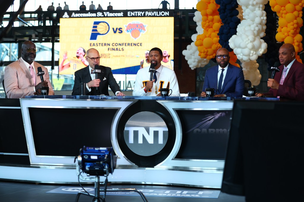 (L-R) Shaquille O'Neal, Ernie Johnson, Jalen Rose, Kenny Smith and Charles Barkley talk before the Knicks-Pacers Game 6 of the 2025 Eastern Conference Finals on May 31, 2025 at Gainbridge Fieldhouse in Indianapolis, Indiana. 