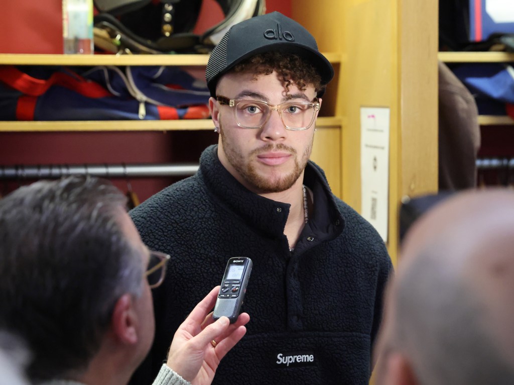 Theo Johnson speaks to reporters at Giants breakup day on Jan. 5, 2026.