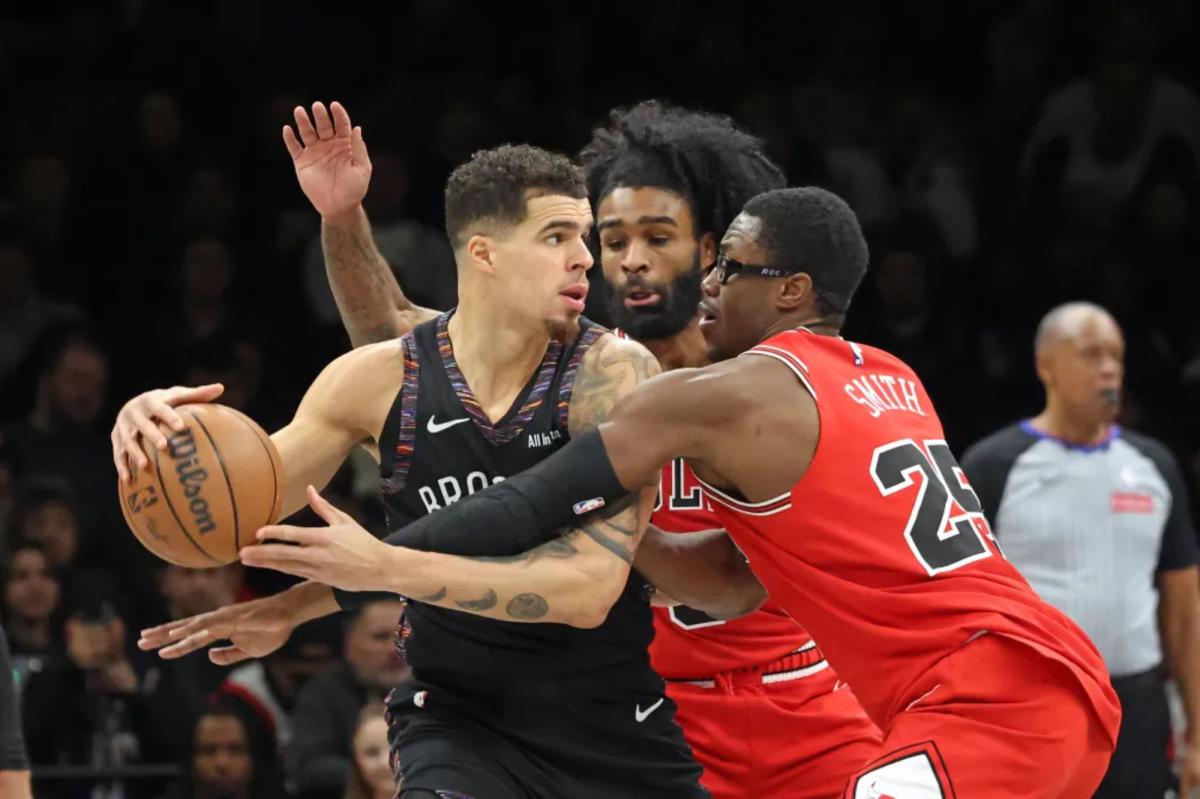 Nets survive late Bulls rally to snap longest losing streak in NBA
