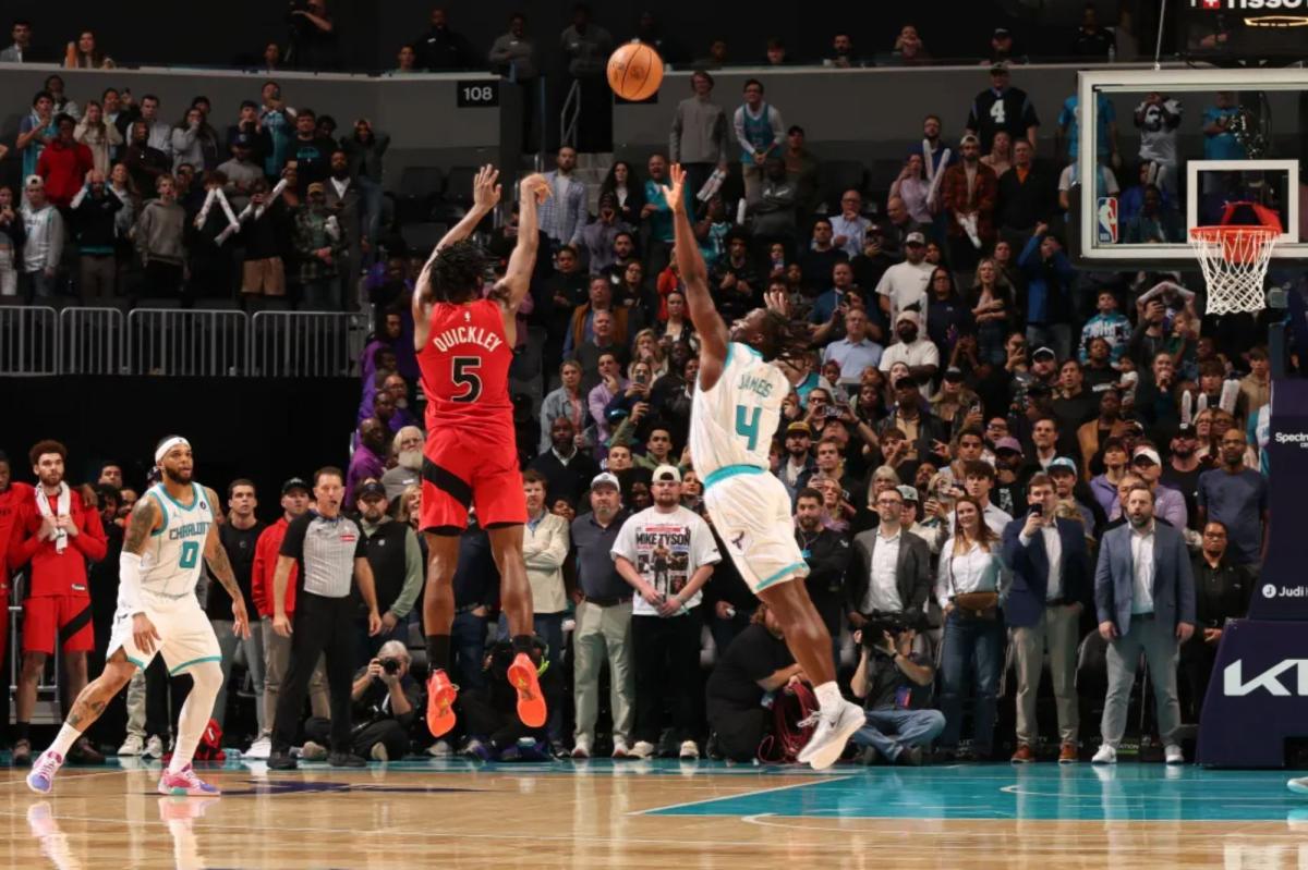 Immanuel Quickley hits buzzer-beating 3-pointer to propel Raptors to win