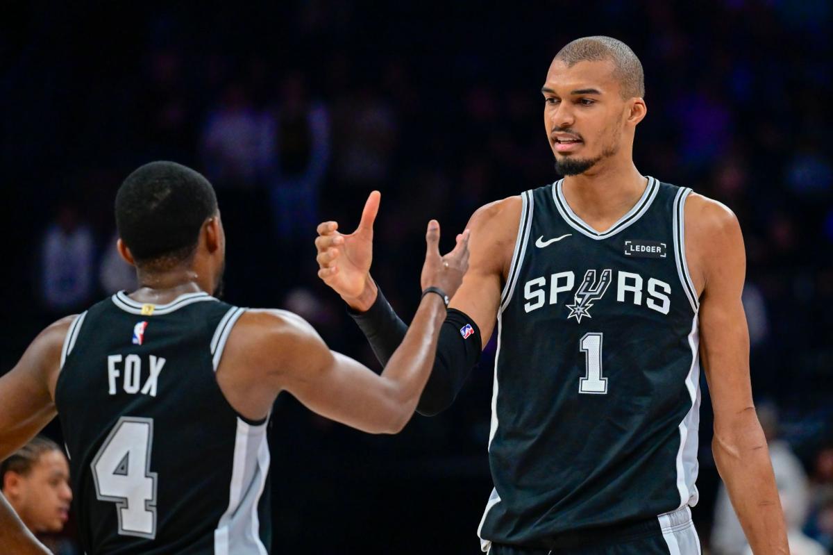 Bet $10, get $100 in bonus bets for Spurs vs. Hornets