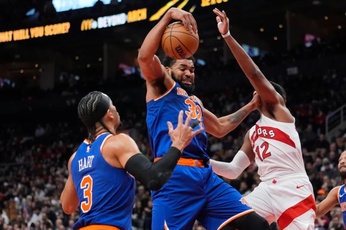 Knicks' Karl-Anthony Towns shrugs off trade talk swirling around him