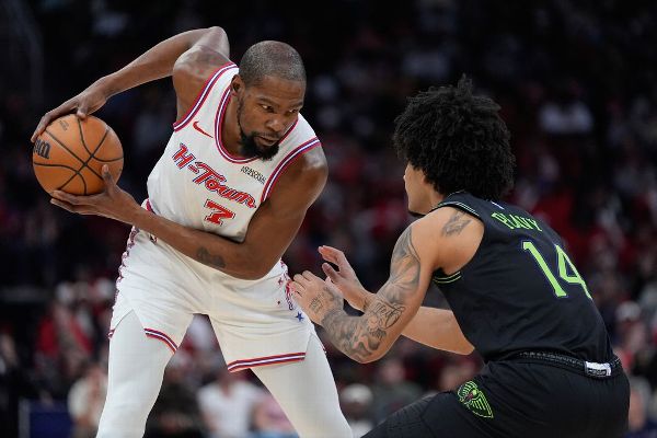 Durant moves past Nowitzki for sixth on NBA's scoring list