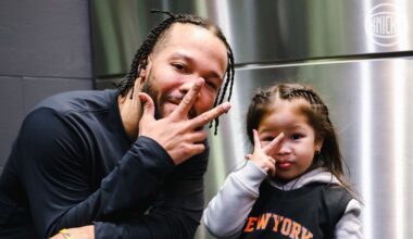 Jalen Brunson and the toddler obsessed with his 3-point celebration