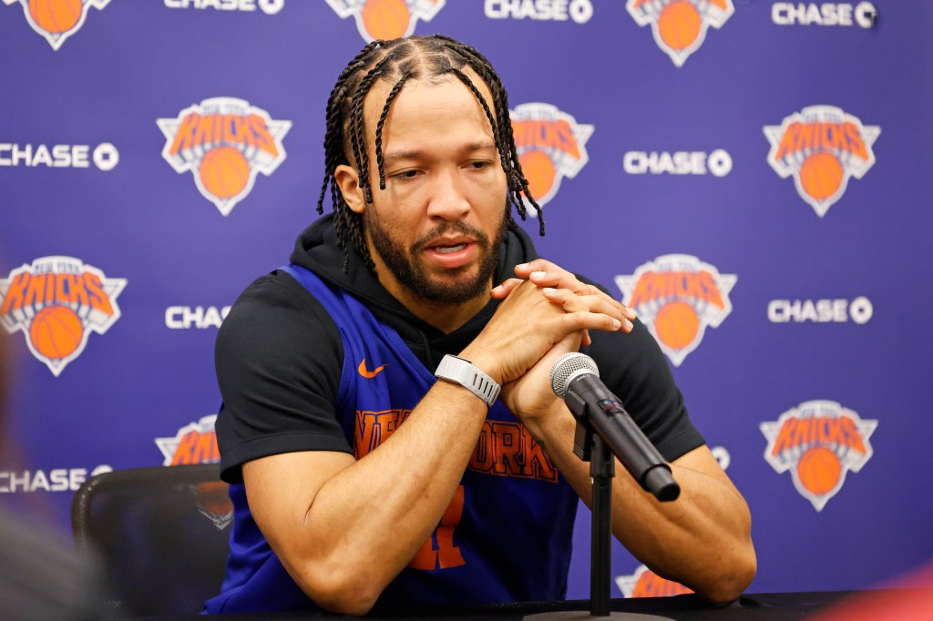 New York Knicks guard Jalen Brunson speaks at a press conference.