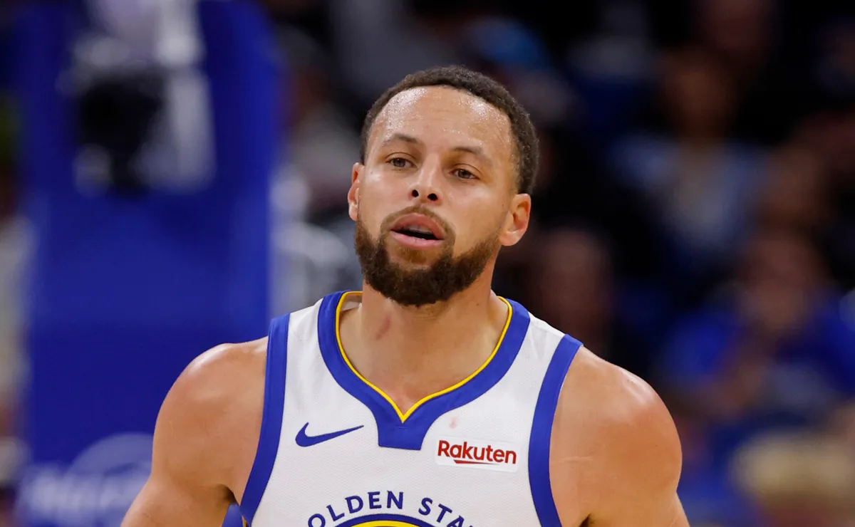 Stephen Curry’s injury scare vs Pistons downgraded by Warriors coach Steve Kerr