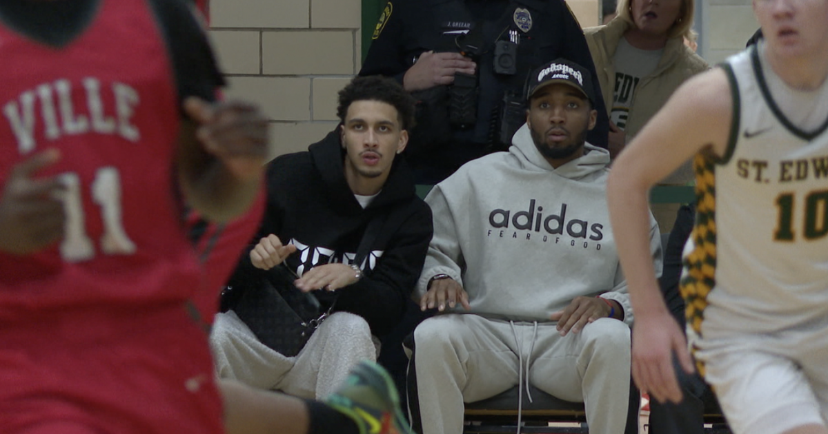 Donovan Mitchell, Tyrese Proctor spend evening at St. Ed-Glenville game