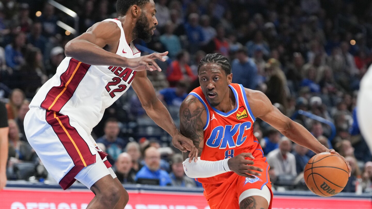 OKC's Jalen Williams leaves game in Miami, grabbing at right hamstring