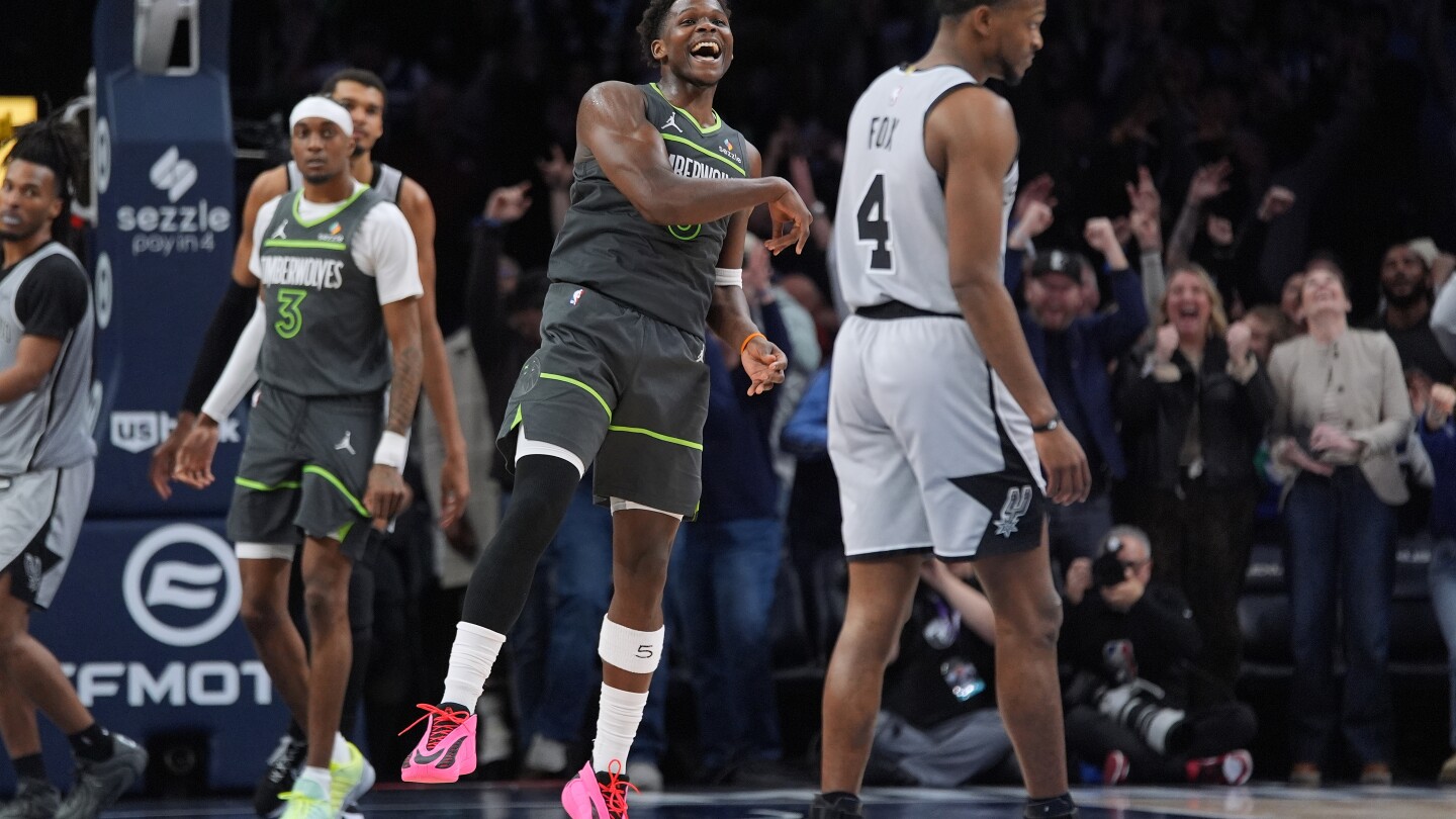 Edwards banks in late go-ahead runner in Timberwolves' 104-103 comeback victory over Spurs