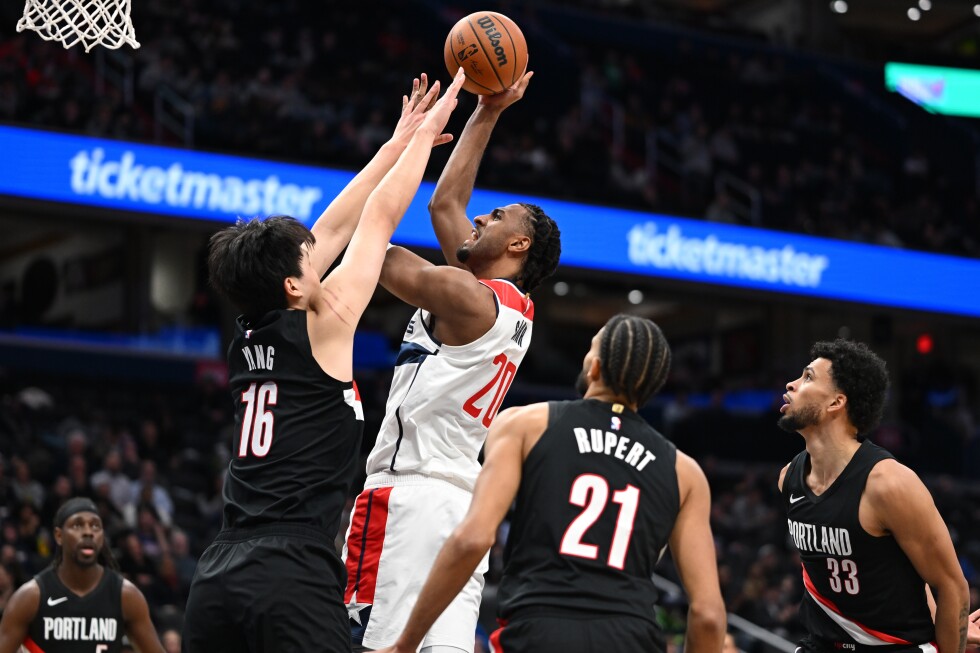 Sarr's big night helps Wizards snap 9-game skid with 115-111 win over Portland