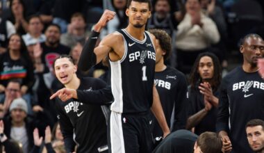 Spurs' Wembanyama leaves game vs. Knicks with apparent leg injury, returns to bench for end of game