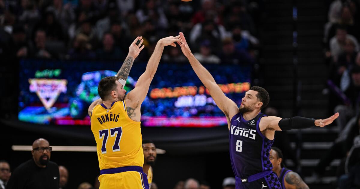 Luka Doncic injured in Lakers' loss to Kings