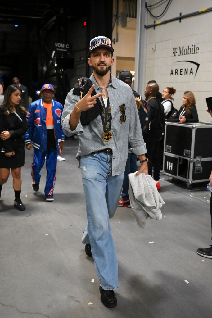 LAS VEGAS, NV - DECEMBER 16: Landry Shamet #44 of the New York Knicks celebrates after winning the 2025 Emirate NBA Cup Championship against the San Antonio Spurs on December 16, 2025 at T-Mobile Arena in Las Vegas, Nevada. NOTE TO USER: User expressly acknowledges and agrees that, by downloading and/or using this Photograph, user is consenting to the terms and conditions of the Getty Images License Agreement. Mandatory Copyright Notice: Copyright 2025 NBAE (Photo by David Dow/NBAE via Getty Images)
