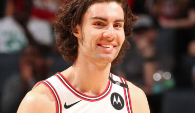 Giddey comes off bench vs. T-Wolves after 11-game absence