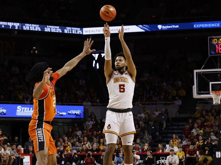 No. 3 Iowa State takes control late in 1st half in win over Oklahoma State