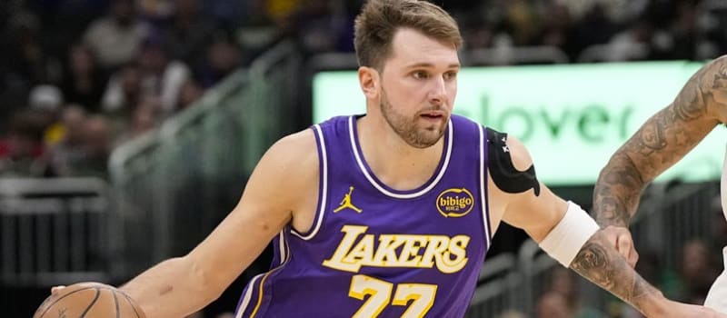 NBA DFS Picks: DraftKings Plays and Strategy for Monday, January 26