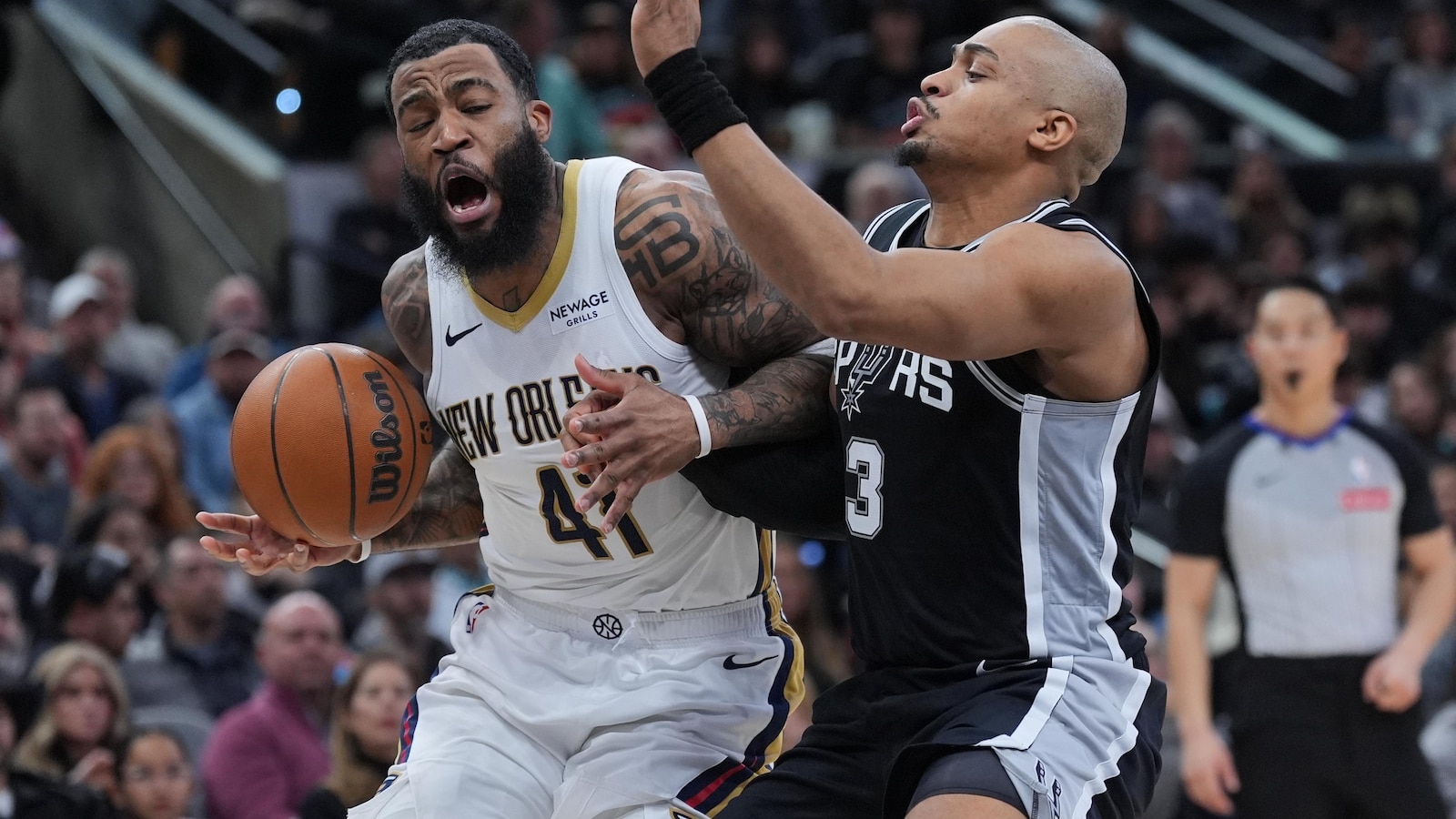 Pelicans squander 20-point lead, rebound to beat Spurs 104-95