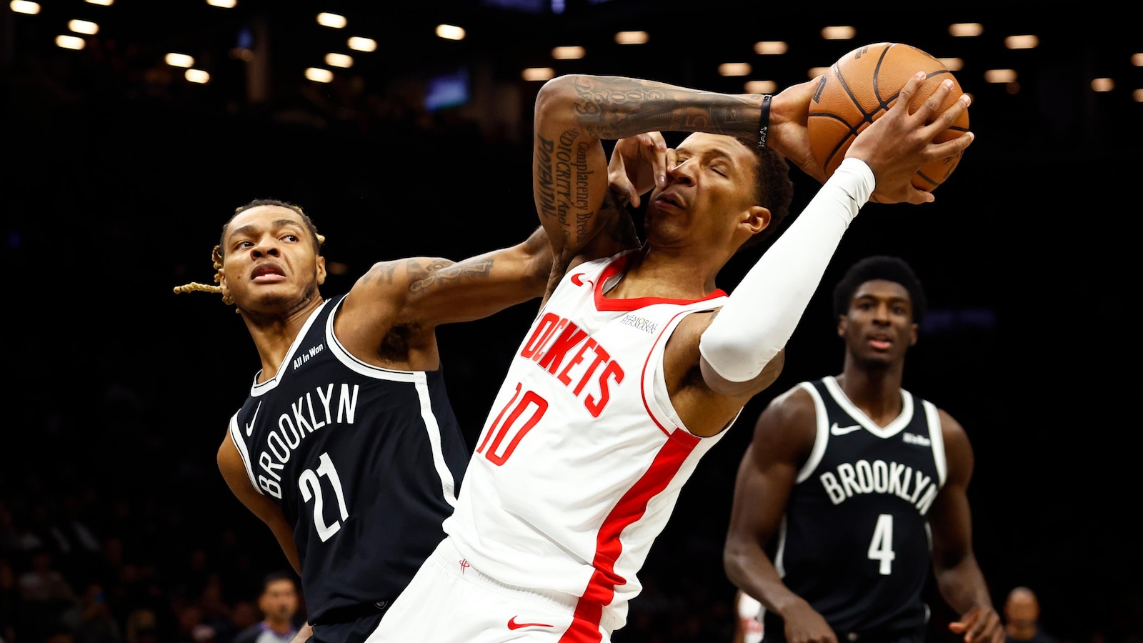 Durant and Thompson lead the Rockets past the Nets 120-96 for their 4th straight victory
