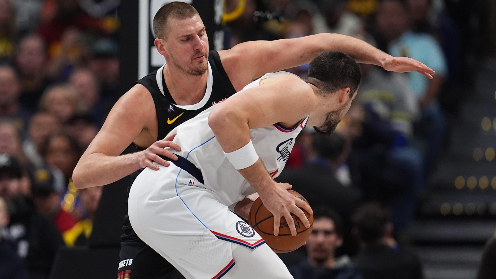 Nikola Jokic returns from knee injury to lead Nuggets past Clippers, 122-109
