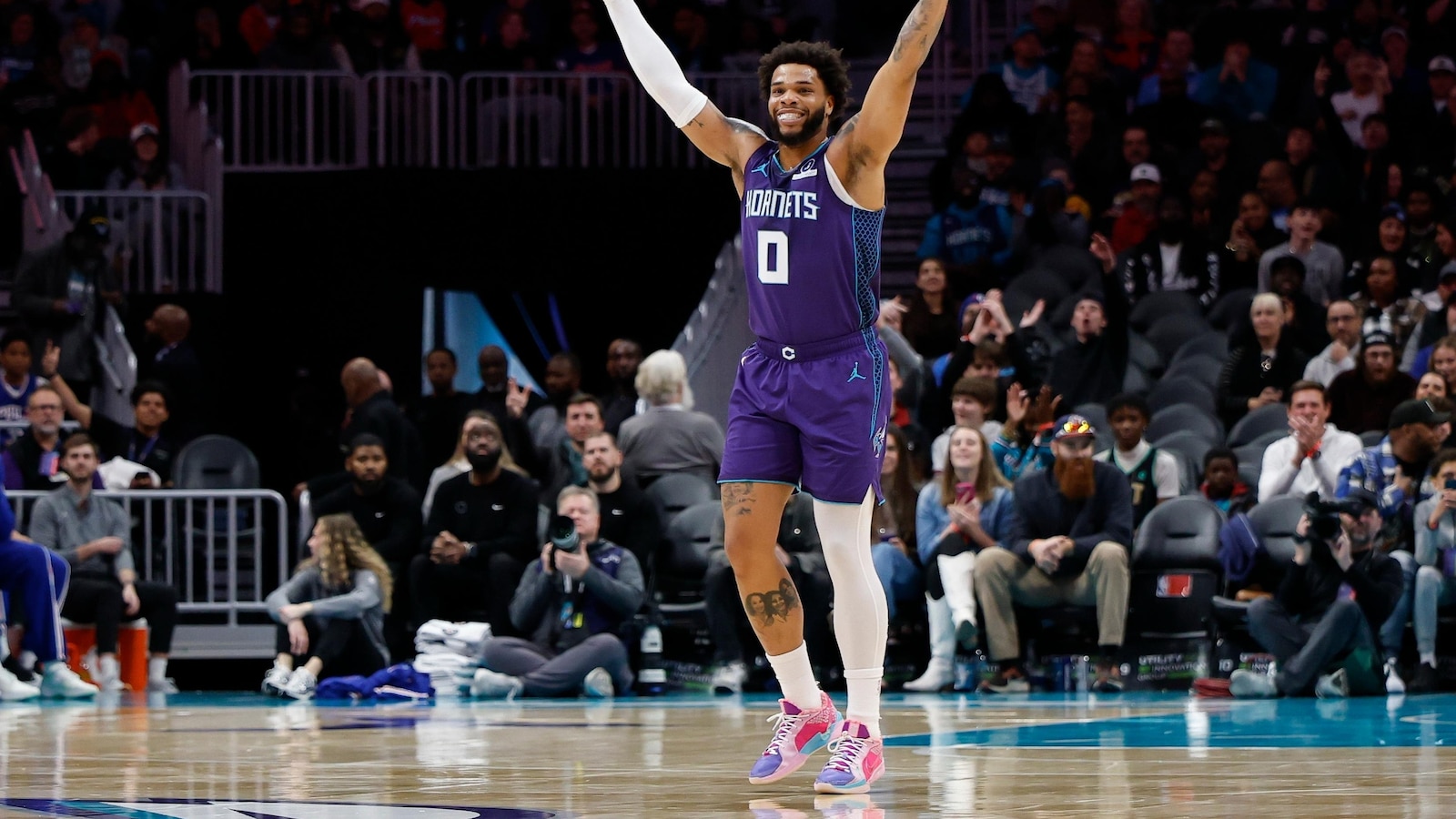 Hornets take a 50-point lead for 2nd time this month, roll past 76ers 130-93