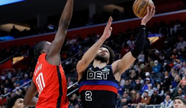 Kevin Durant's 32 points helps Houston Rockets end Detroit Pistons' 4-game winning streak