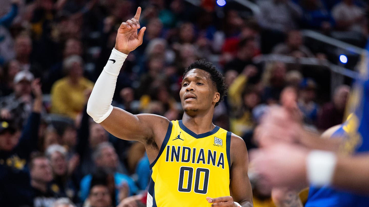 Indiana Pacers wing Bennedict Mathurin (00) celebrates a made basket in the second half against the Golden State Warriors at Gainbridge Fieldhouse.