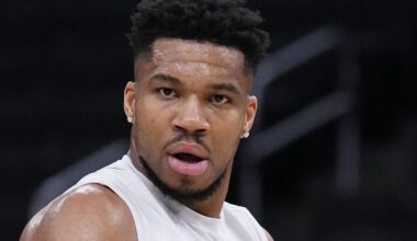 Giannis Antetokounmpo Making Things Difficult for Trade Market by Spurning Blazers